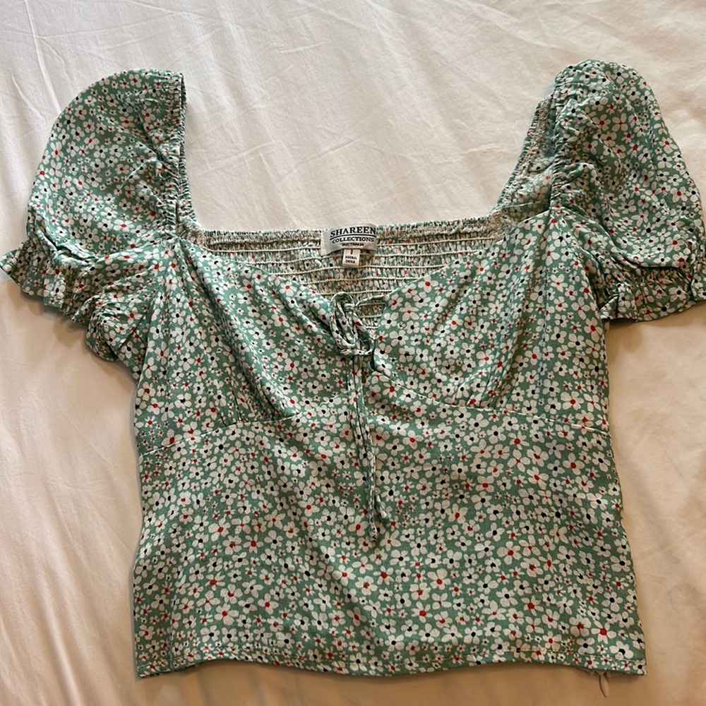 Hello molly top. Green floral print. US size 4 (AUS 8)
